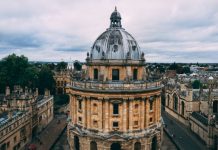 Oxford, 11’inci kez üst üste zirvede